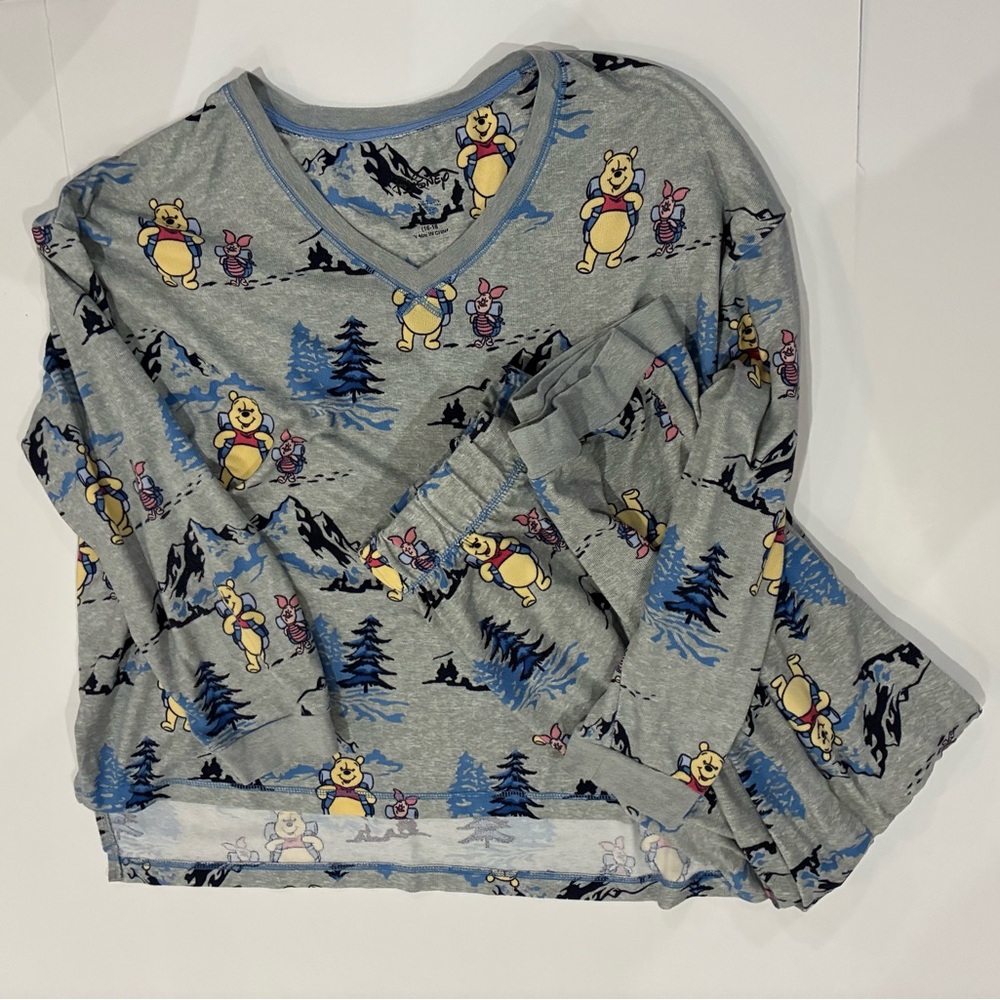 Winnie the Pooh Gray V-Neck Pajama Set- Yellow & Blue Print